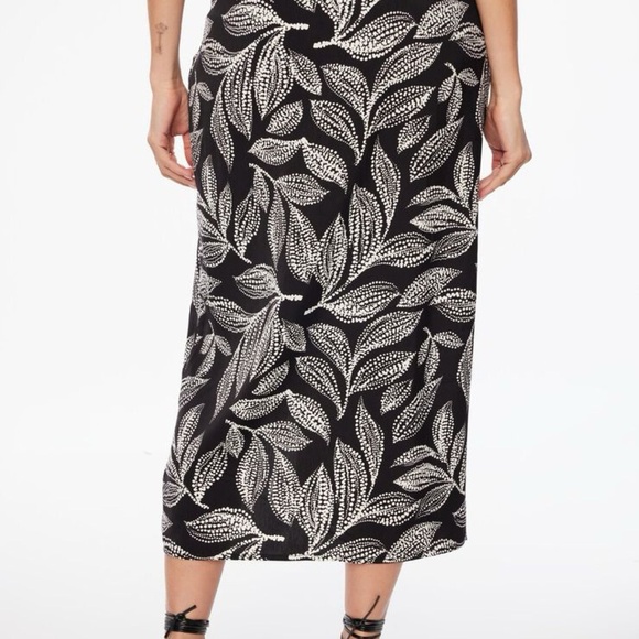 Dynamite Midi Skirt - Picture 4 of 9